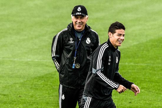 J罗在皇马没有未来，他的无奈展现出十号位球员的“生存危机”