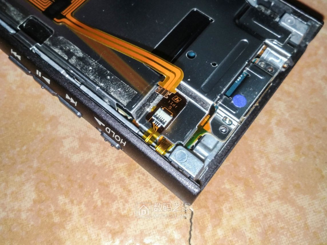 售价1000元的索尼NW-A45无损音乐*放播**器拆解!对比NW-A35主板图