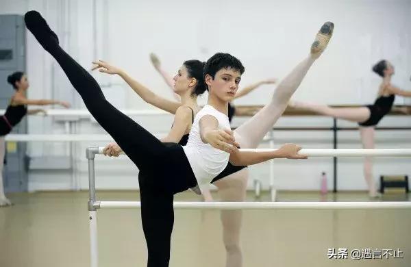 英国乔治小王子跳舞,乔治小王子被嘲笑