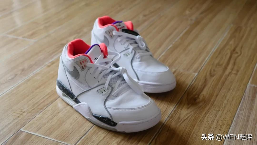 平价又好看的aj4,四百块钱的aj是真的吗