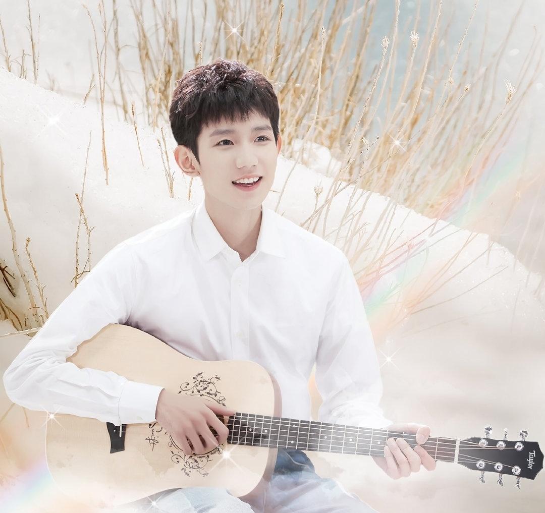 王源羽毛球馆,王源贾乃亮打羽毛球