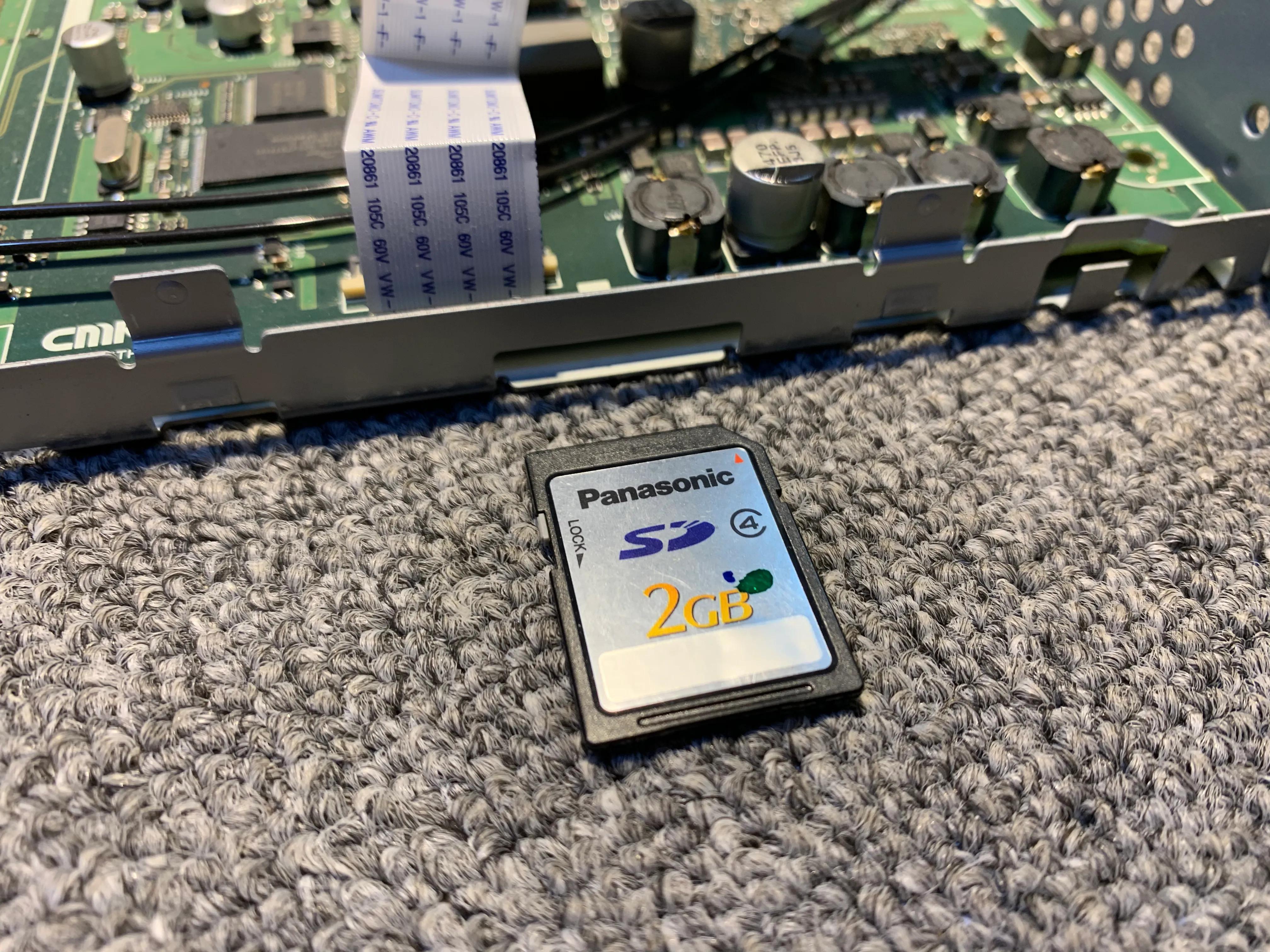 宝马mini发动机拆解,拆机阿尔派导航一体机