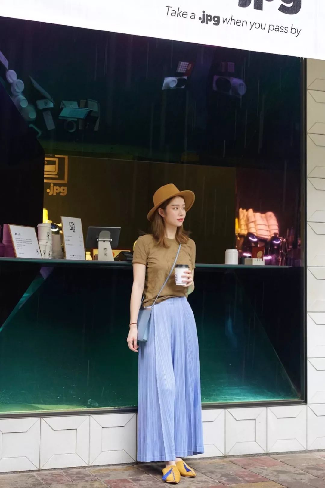 这20款惊艳的蓝色单品看一眼就迷上了。