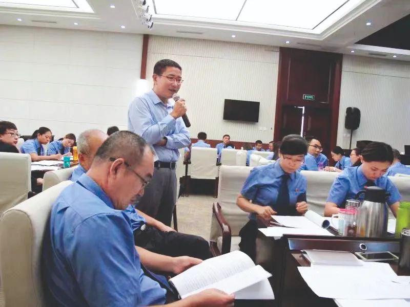 投资失败后，他怕过惯了好日子的家人适应不了，先后勒死了老婆和女儿……