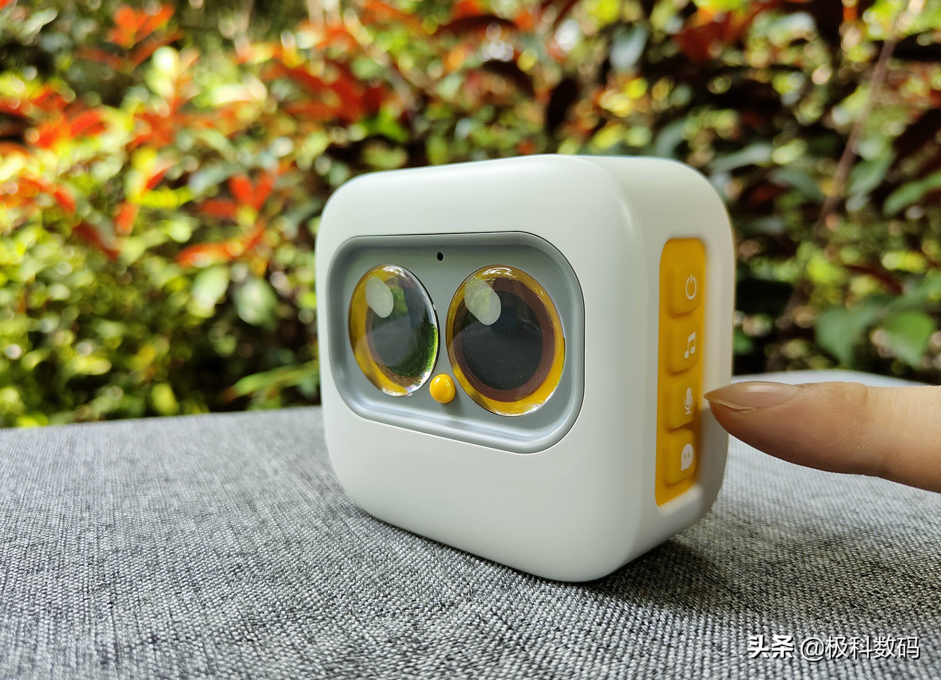 Luka盒你听智能故事机深度体验，迷你轻巧，考虑周到有点不一样