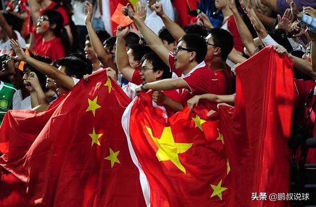 有这么一个国家，1000万人，三大球（女排除外）甩中国几条大街