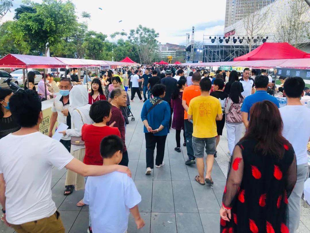 大理夜市水果小吃一条街,大理兴盛附近夜市哪里最热闹