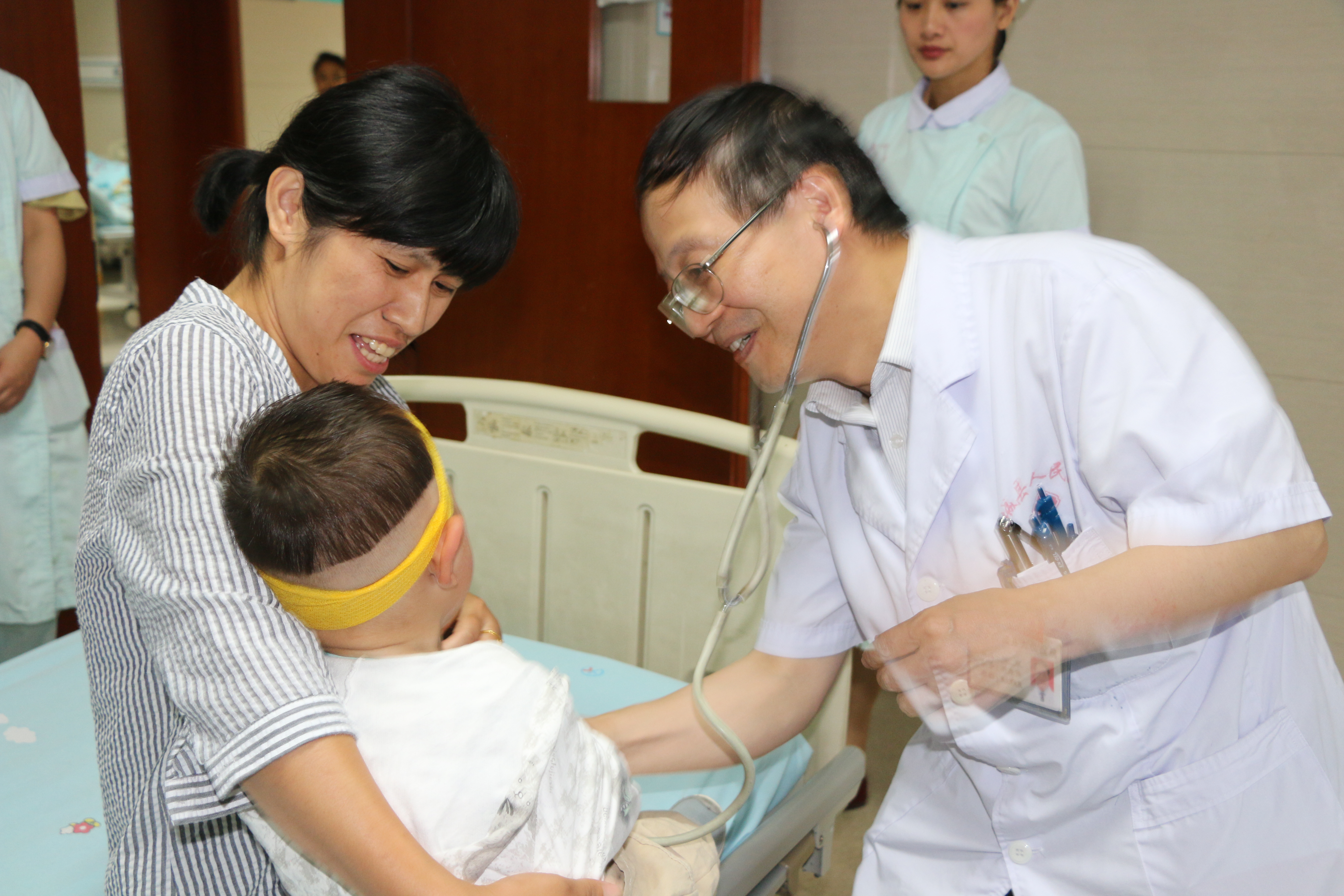 32载致力“哑科”——记舒城县儿科医生石宏的“孩童梦”