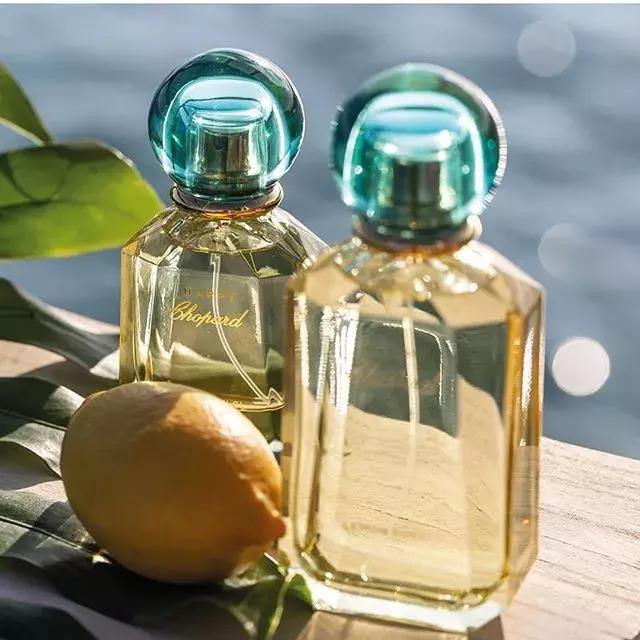 香奈儿蔚蓝香水淡香好还是浓香好,适合夏天香水持久淡香