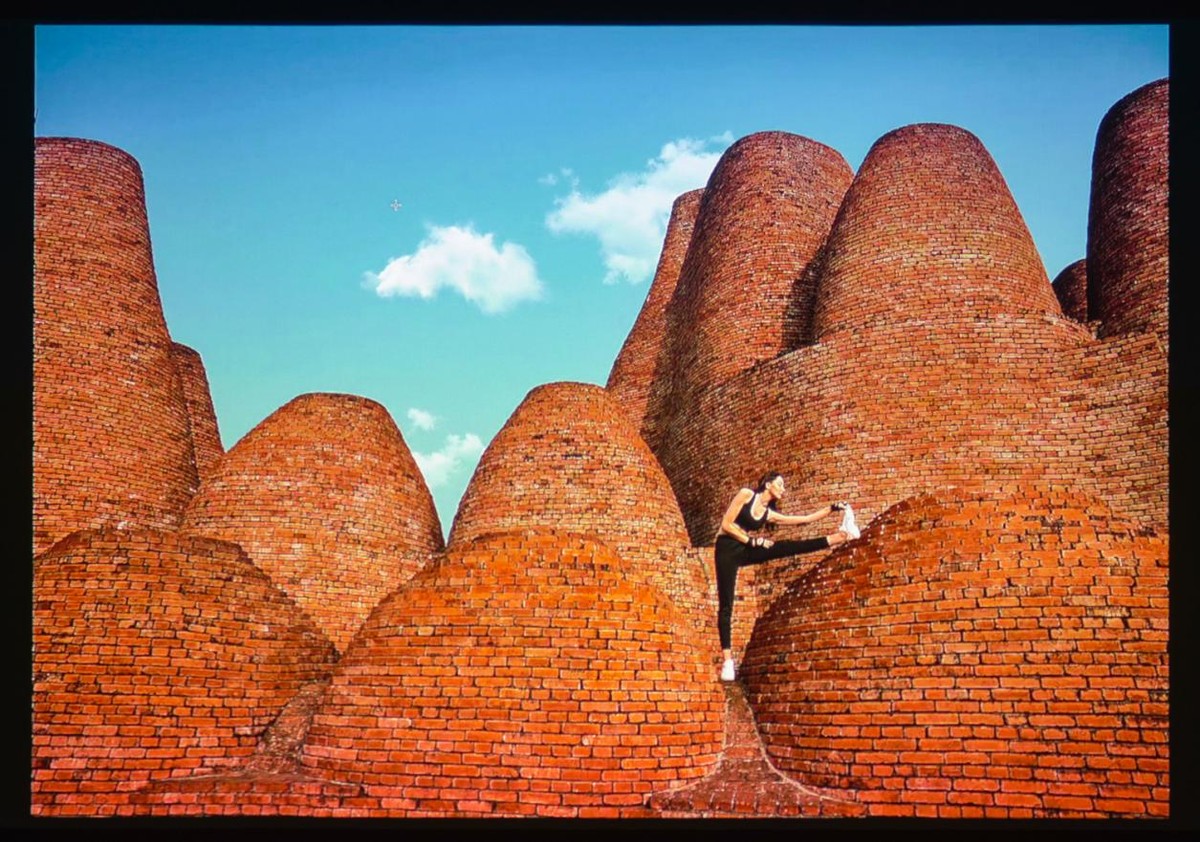 可以随意调整画面尺寸的投影仪,明基e540投影家用