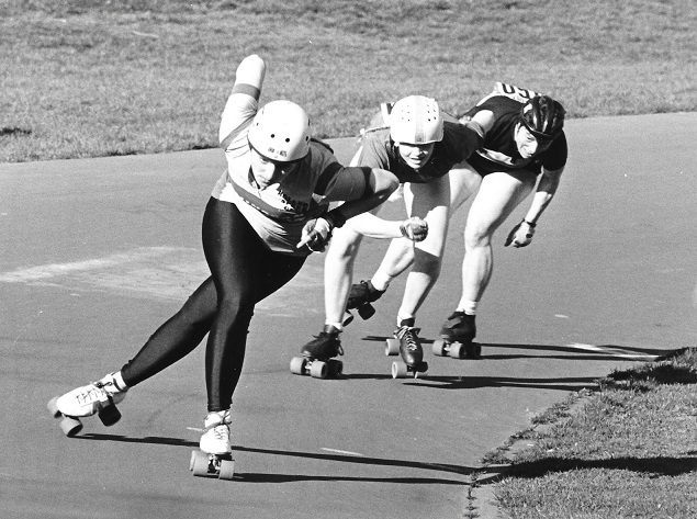 成人轮滑单排还是双排好,为什么双排轮滑更锻炼人