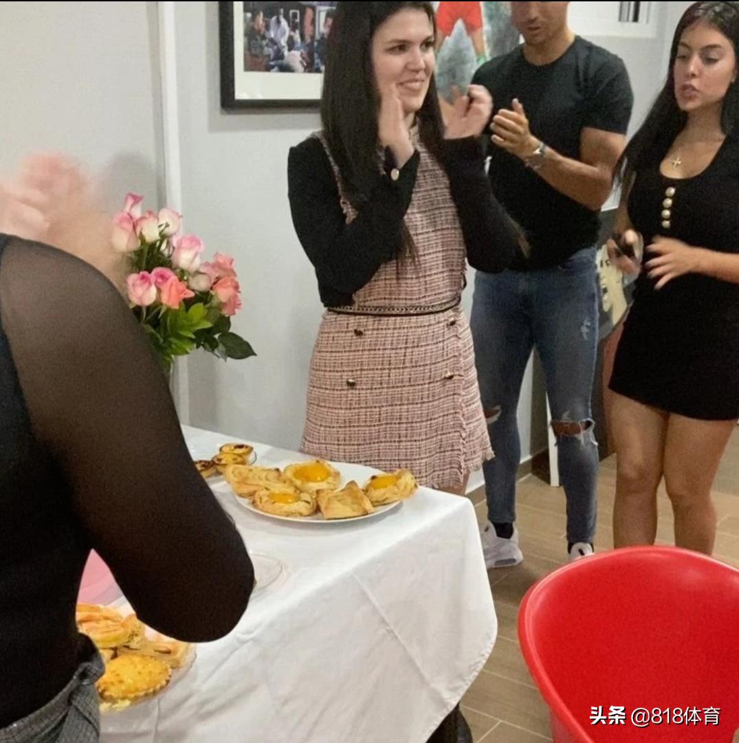 c罗回豪宅完整视频,c罗回里斯本给妈妈过生日