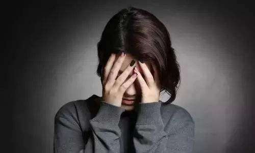 离异家庭孩子应怎么教育,如何减少离异家庭对孩子的伤害