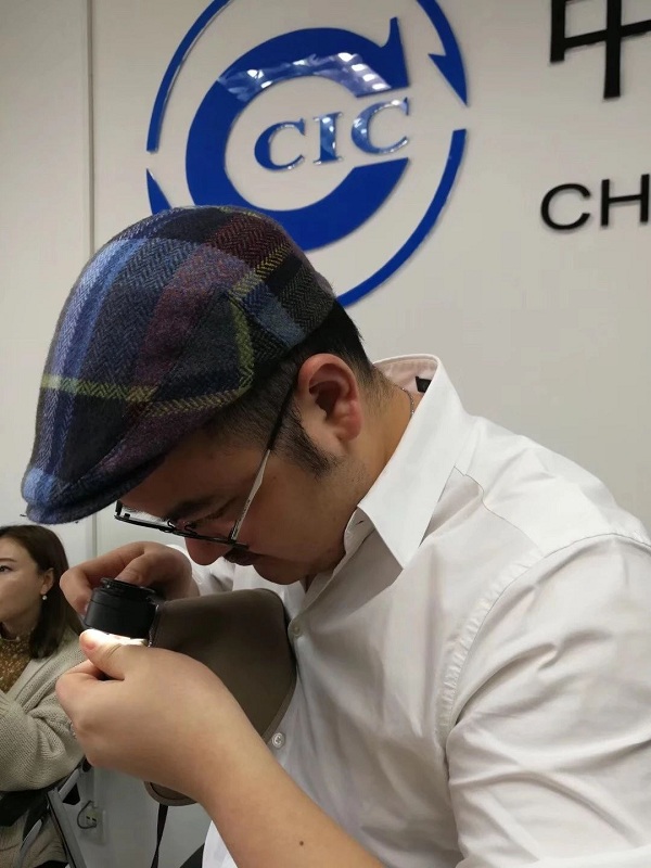 要学就学中检集团奢侈品鉴定中心的奢侈品课程，不是我们说的