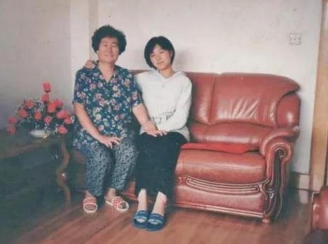 忘恩负义的白眼狼，曹教授是如何头也不回地走向不孝这条不归路的