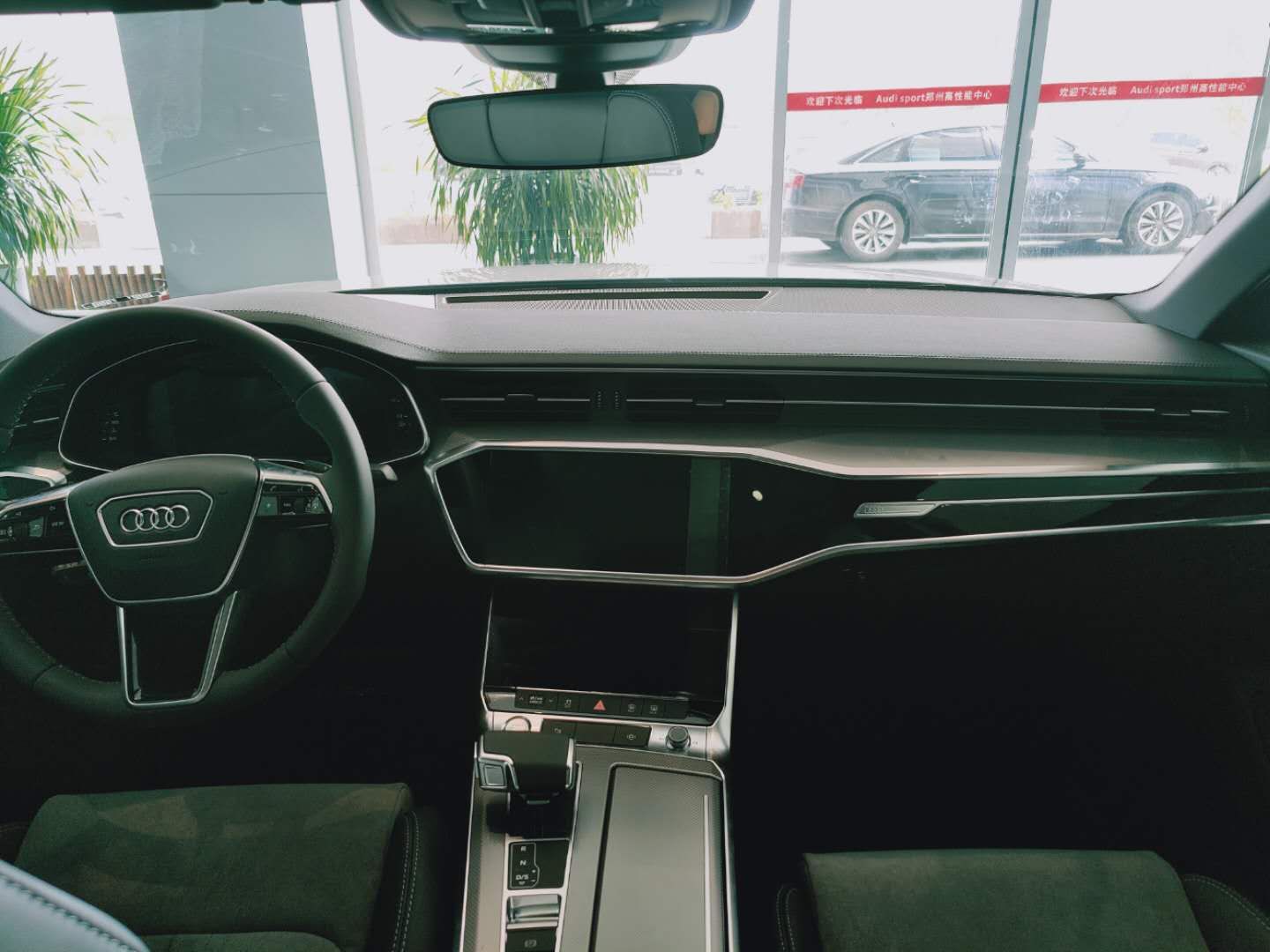 奥迪a6l乞丐版落地价,奥迪a6l乞丐测评