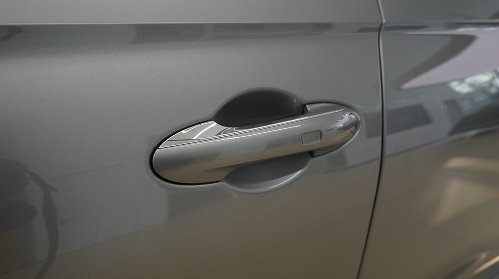 宾利飞驰2024款是立标还是平标,运动宾利飞驰