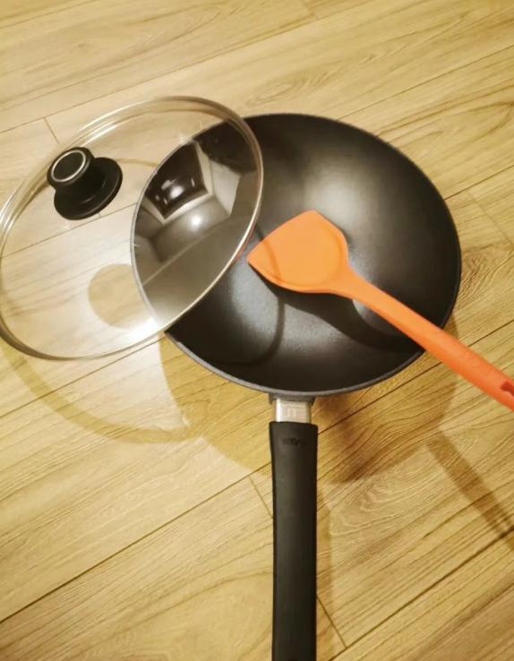 不粘锅涂层掉了有毒吗视频,不粘锅的涂层掉了用它炒菜有毒吗