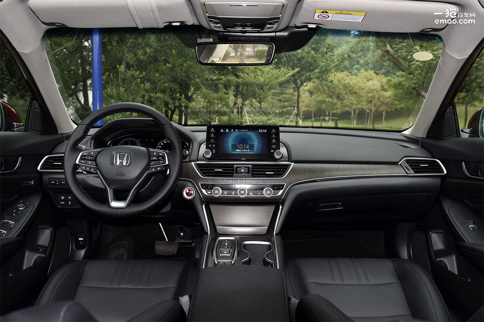 家用b级轿车凯美瑞雅阁天籁迈腾,雅阁2022款幻夜尊贵和凯美瑞2.5g