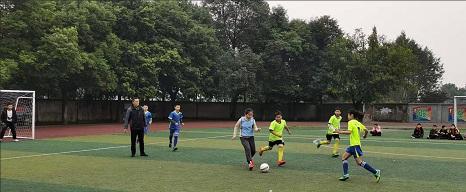 足球从幼儿园抓起,足球从少儿抓起