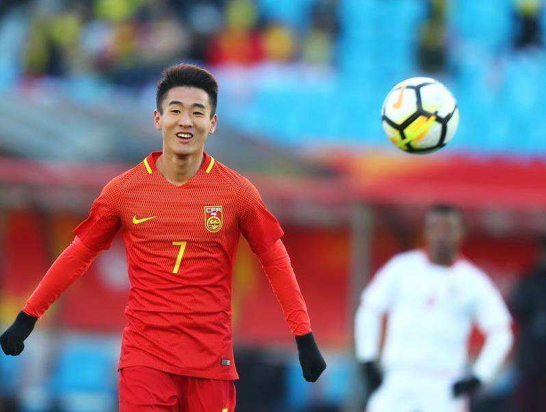 国足头像壁纸,韦世豪张玉宁亚洲杯配合