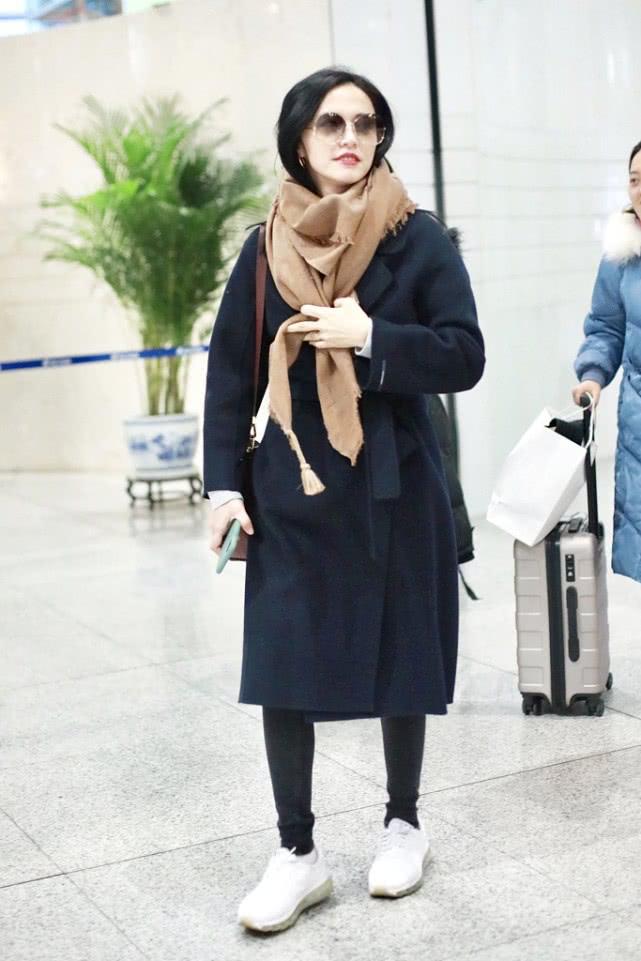 姚晨的穿衣新搭配,姚晨近期穿衣服图片