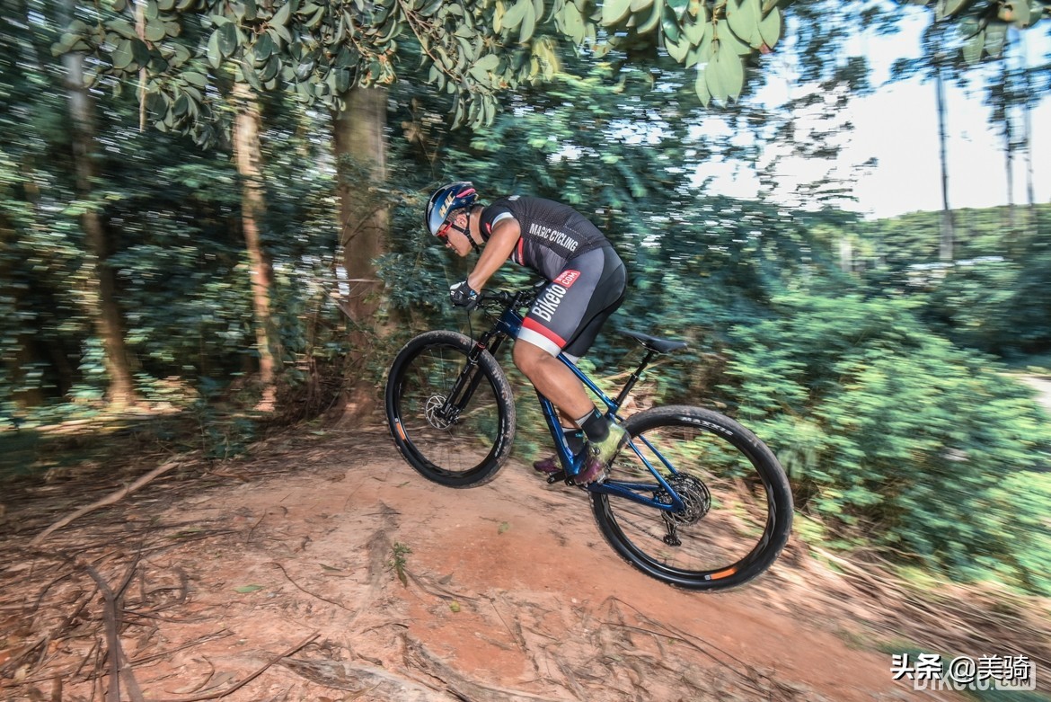 捷安特山地车xtc8002024款评价,捷安特29英寸山地车