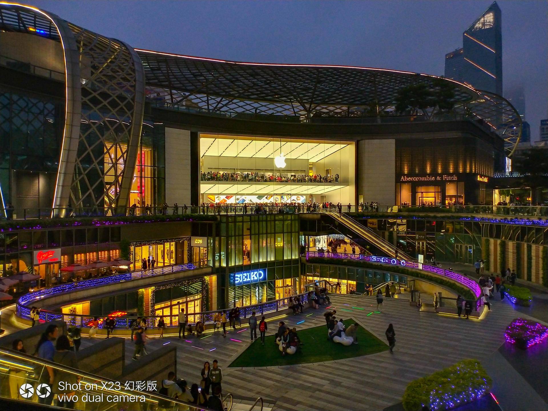 vivox23幻彩版到底是什么颜色,vivox23幻彩版蓝色图片