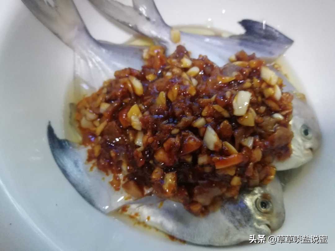 白鲳鱼怎么焖好吃,清蒸黑鲳鱼的做法大全
