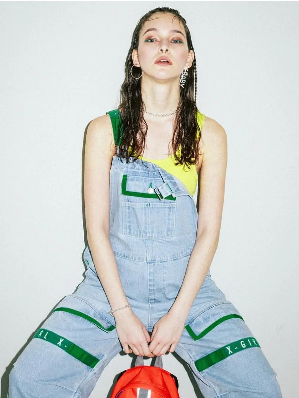 背带裤果然很减龄看起来很少女啊,哪种背带裤既减龄又不过时