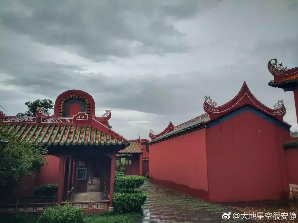 成都坐动车直达这片原始秘境！深幽峡谷、云海奇观、罕见古村…带你逃离夏天！