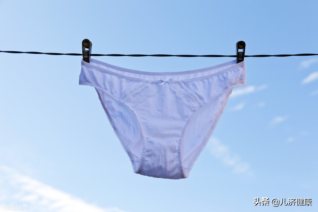 尿裤上有黄色的分泌物是什么原因,裤头上有黄色白带是怎么回事