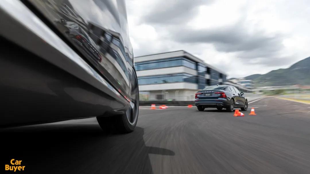 聊聊赛道驾驶与日常驾驶的心得,赛道试驾评测视角