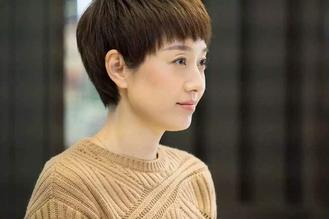 生完孩子是自己带还是去上班,生完孩子是去月子中心还是在家好