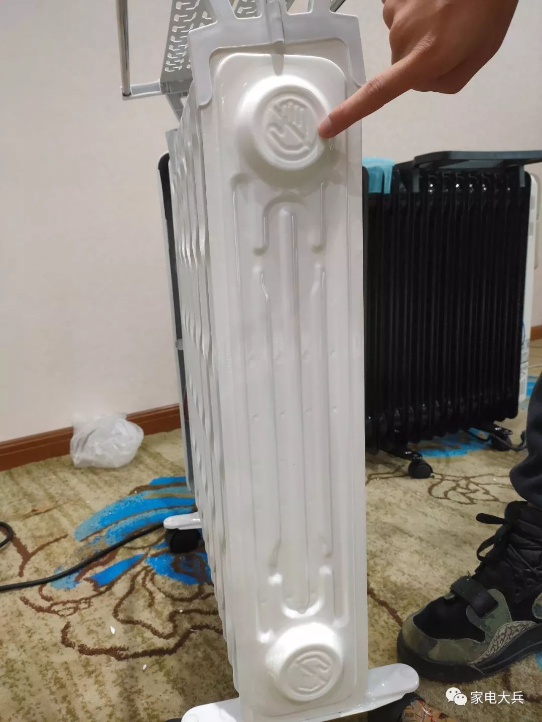 格力美的先锋油汀,格力艾美特取暖器测评