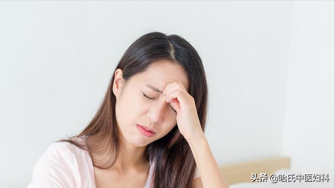 经血后期为啥成黑色的了,经血黑成块是怎么回事