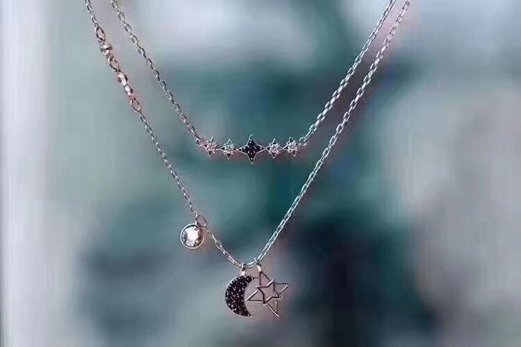 一个女人必备的长项链,什么项链百搭又很少人戴