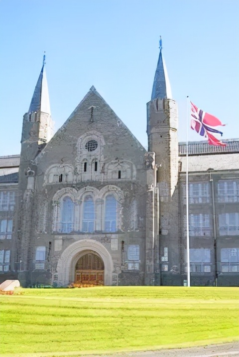 挪威留学课程难不难,挪威留学英国的利弊