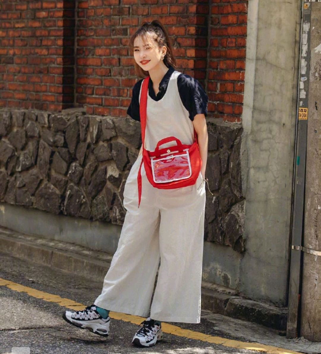 韩国街拍女人漂亮的穿搭 (韩国街拍适合矮个子微胖的穿搭)