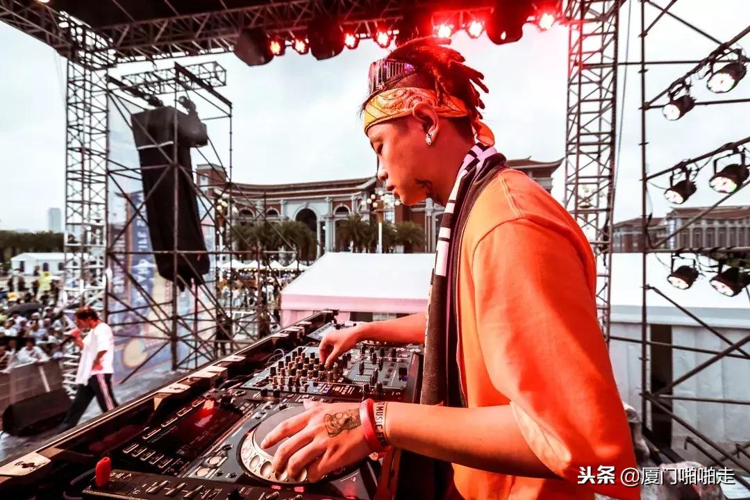 易烊千玺来厦门开演唱会吗,校园演唱会易烊千玺