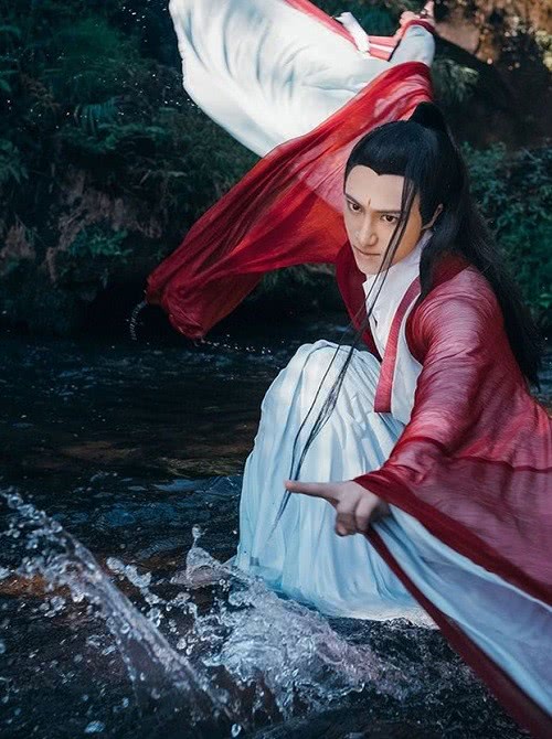 女生穿汉服和男生也穿汉服,为什么穿汉服的大多是女生