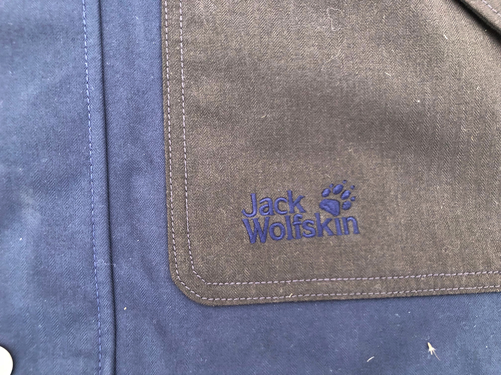 狼爪冲锋衣特点,功能冲锋衣推荐骆驼