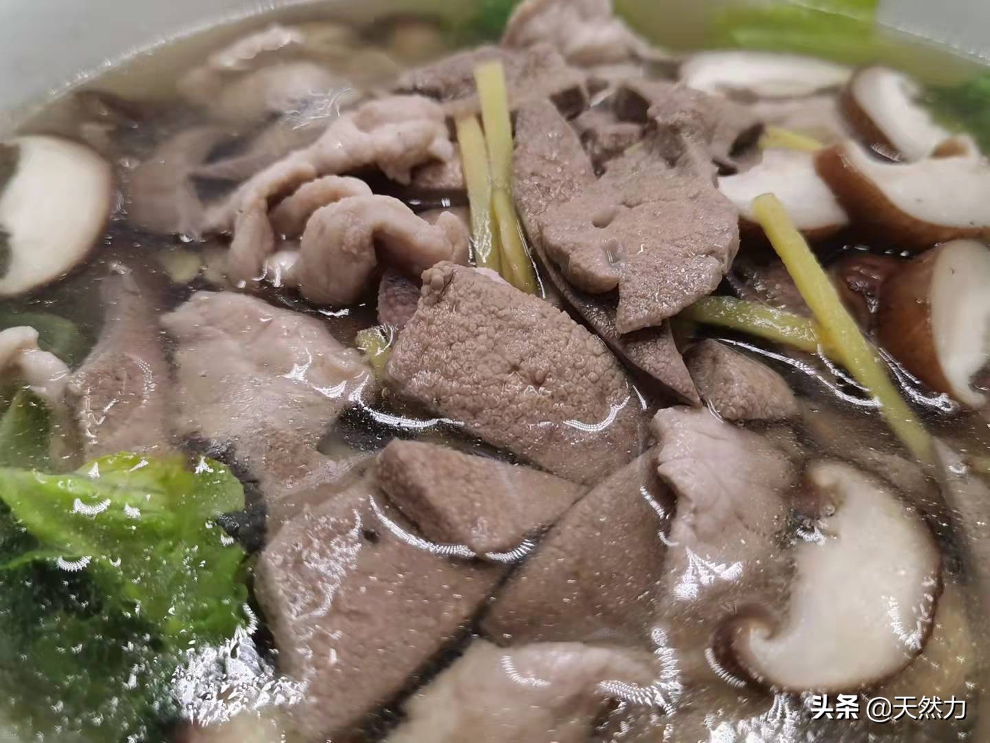 猪肝汤怎么做又嫩又不糊汤,猪肝汤要怎么做才脆爽