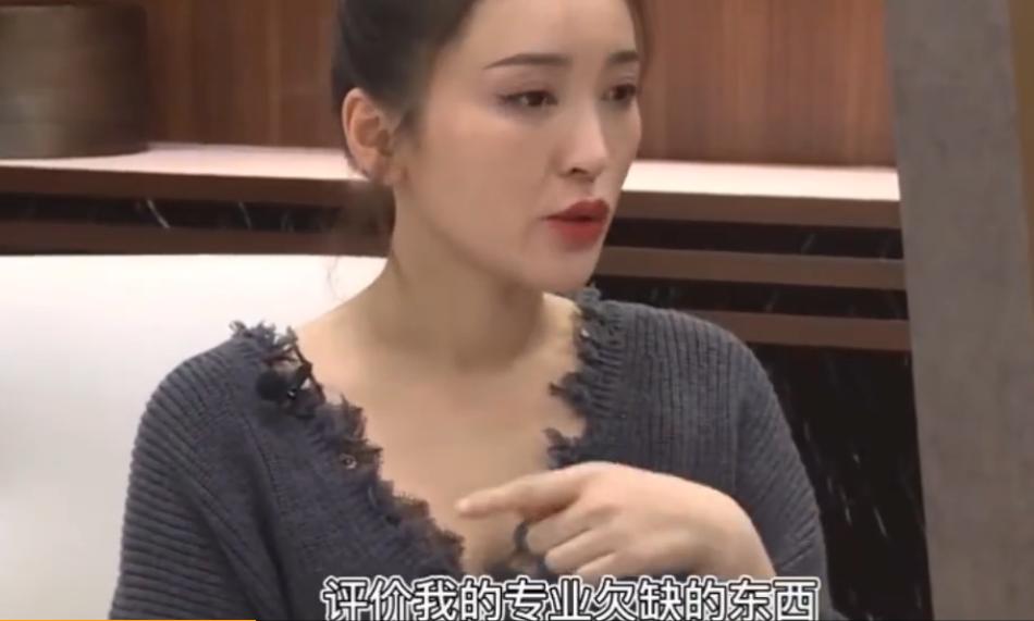 金莎2005年出道照片,金莎比张国荣大几岁