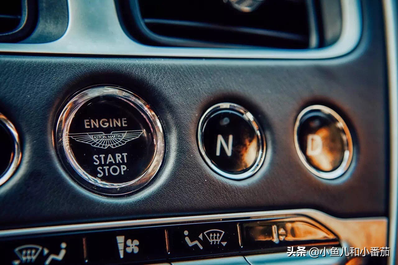 阿斯顿马丁db11引擎盖怎么打开,阿斯顿马丁db11和保时捷911