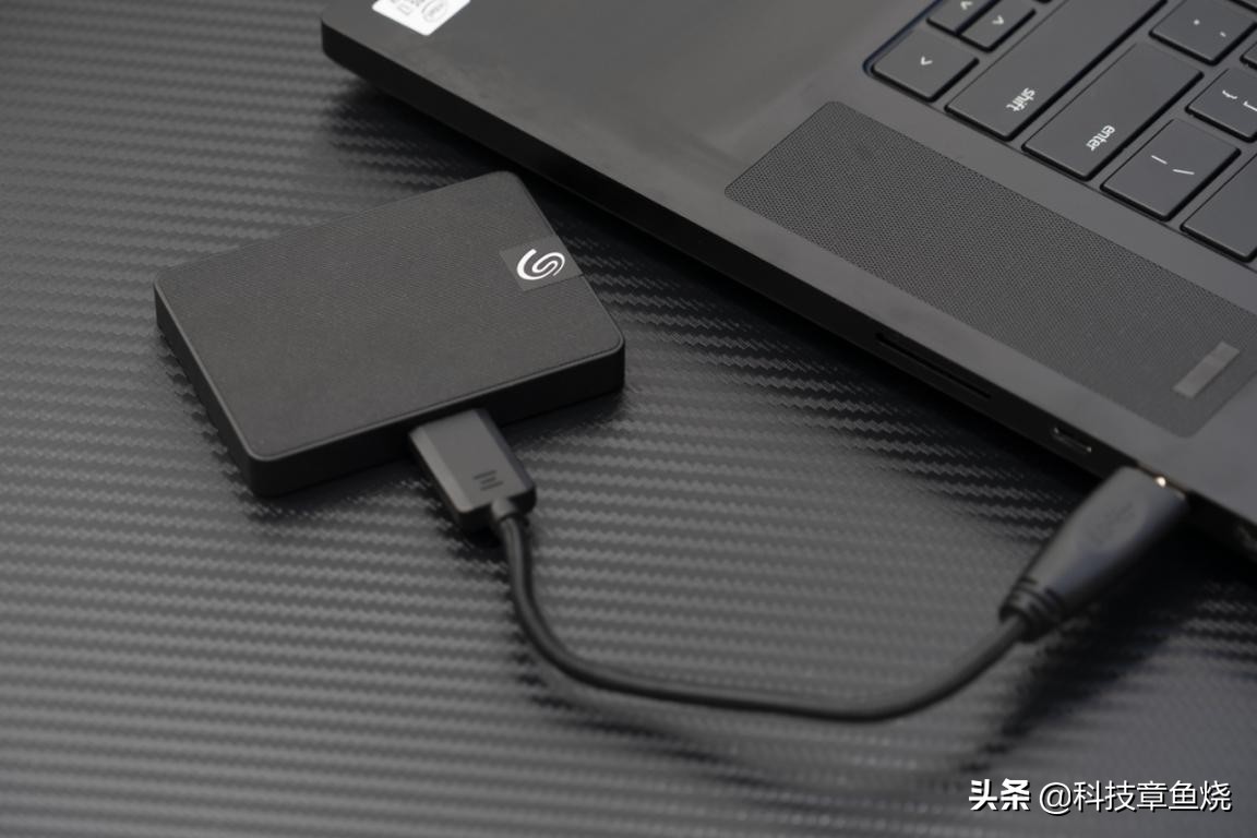 大型移动硬盘可以做什么,移动硬盘可以做些什么东西