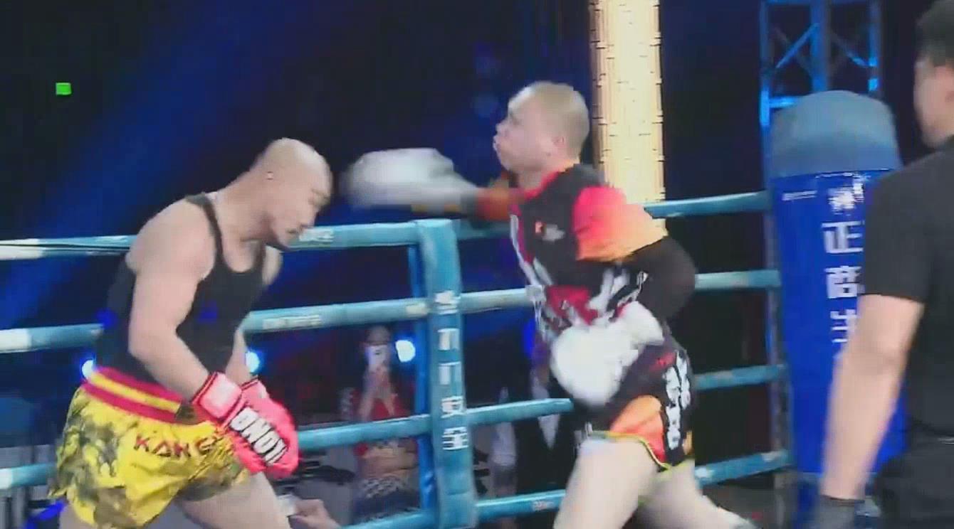 刘二狗被人打完整版,直播一龙对刘二狗