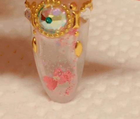 美甲师在吗？我被丑得睡不着觉