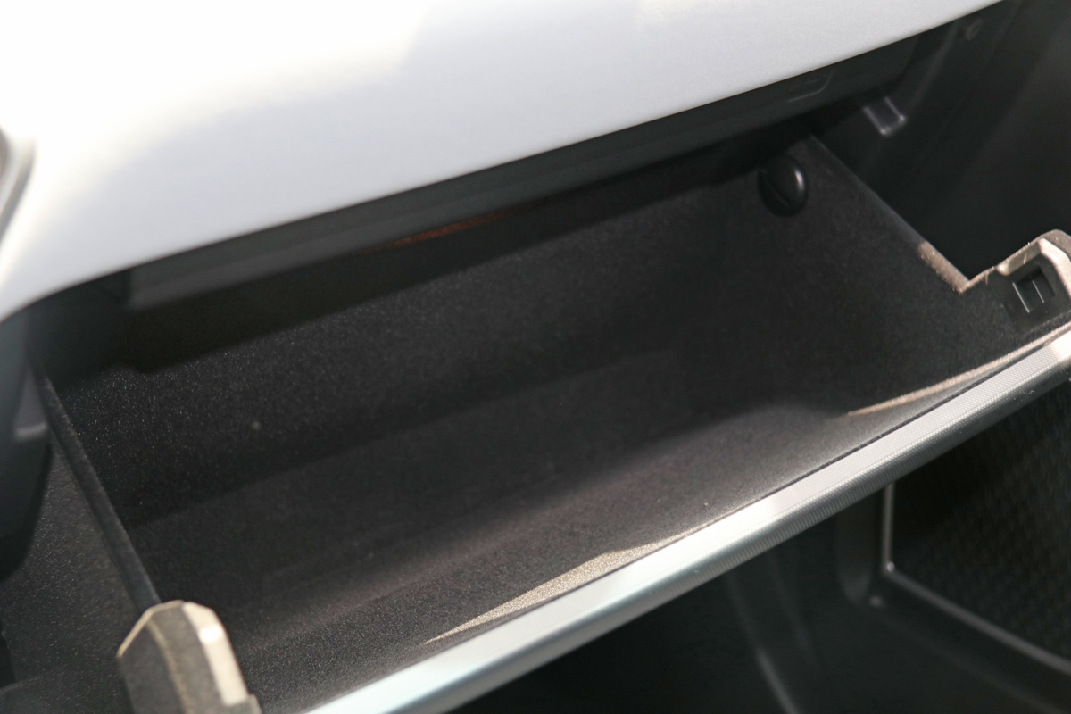 几何a对比特斯拉,几何a和特斯拉哪个值得买