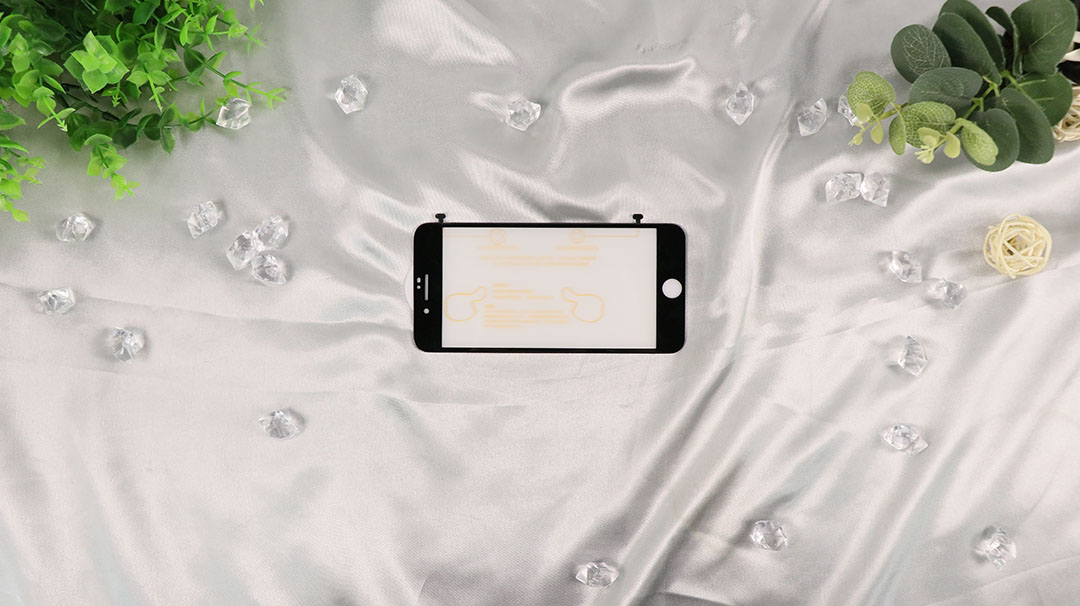 吃鸡很难吗?那是你没用对手机钢化膜